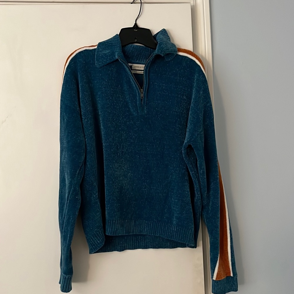 urban outfitters quarter zip, size xs